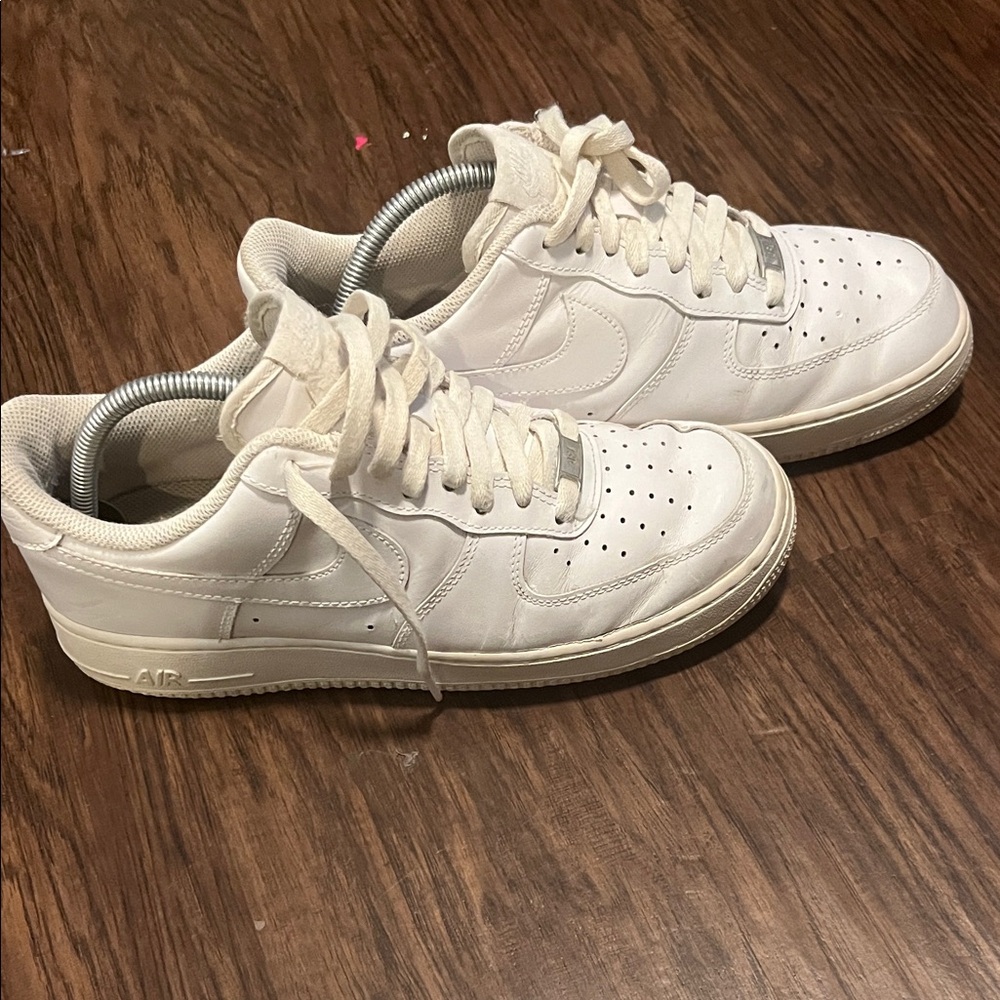 NIKE AIR FORCE ONE WOMENS 9.5
